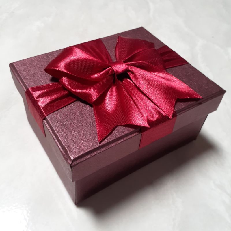 GIFT BOX MERAH HATI PITA MAROON