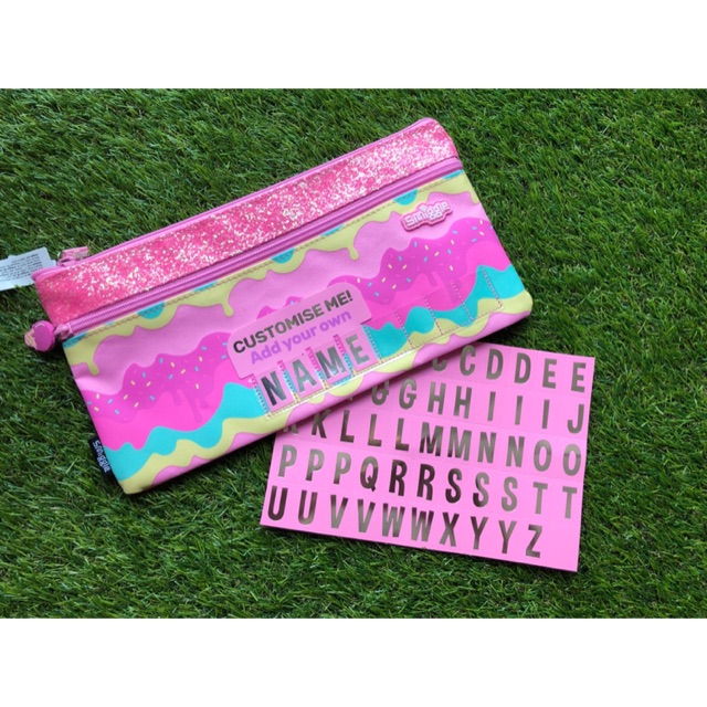 

Smiggle pcase 330 id fave pink.