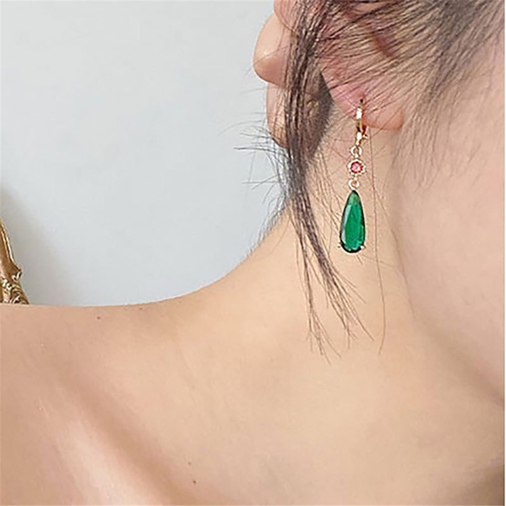 【COD Tangding】Anting Tusuk Gantung Desain Kastil Hias Zamrud Untuk Wanita