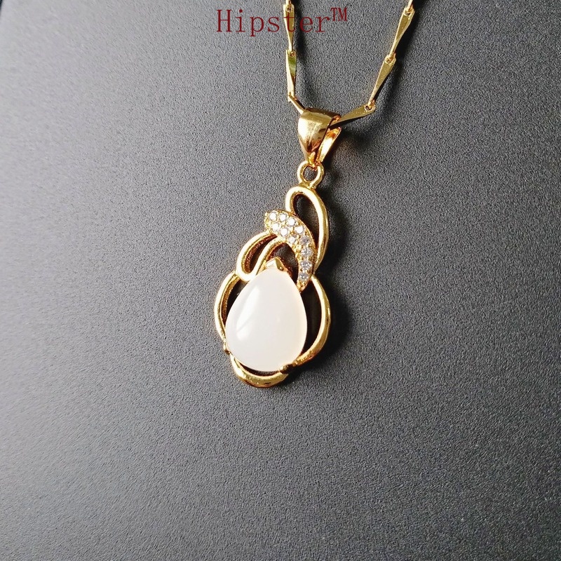 Retro Hot Fashion Colorful Gemstone Hollow Pendant Gold Necklace