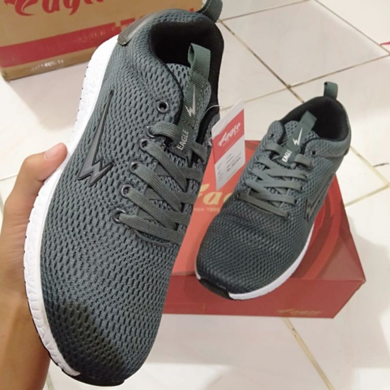 sepatu olahraga  sepatu EAGLE panama sepatu senam sepatu trendy cowok dan cewek