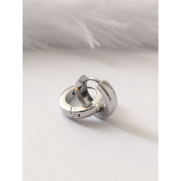 Anting Tusuk Polos Titanium Pria dan Wanita
