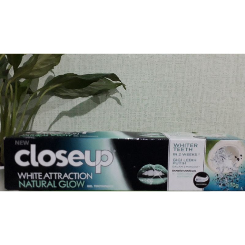Closeup White Attraction Natural Glow 170 gr
