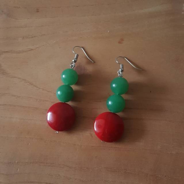 Anting batu (merah hijau)