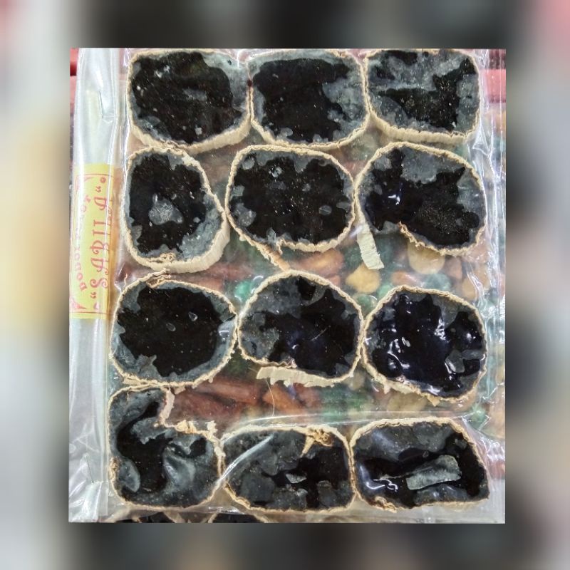

jajanan ,makanan oleh-oleh medan cemilan instan dodol pulut fresh