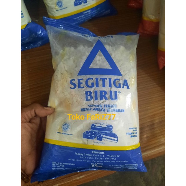 

TEPUNG TERIGU SEGITIGA BIRU 1 KG