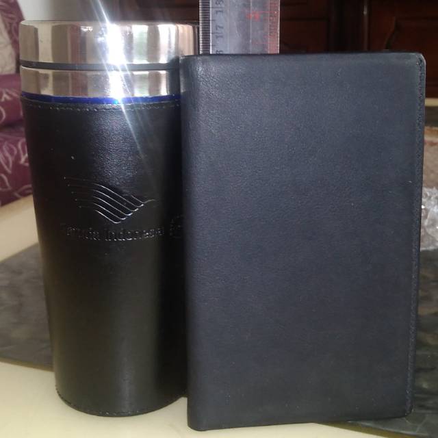 Tumbler Air & Dompet Garuda Indonesia