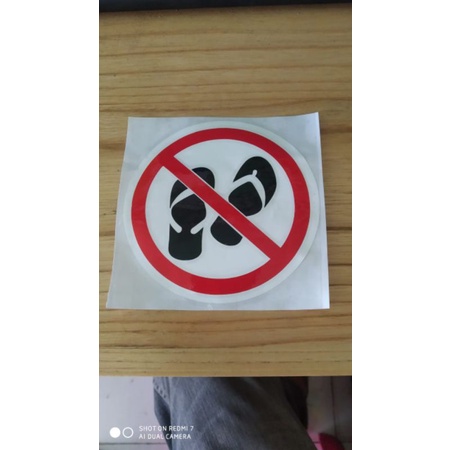 

stiker dilarang sendal