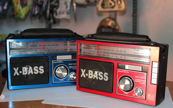 Radio Souness SNI-252 U FM-AM-SW Portable USB MP3 Music Player X- Bass