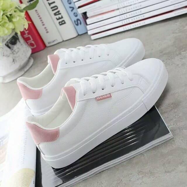 Sneakers import wanita BEIER
