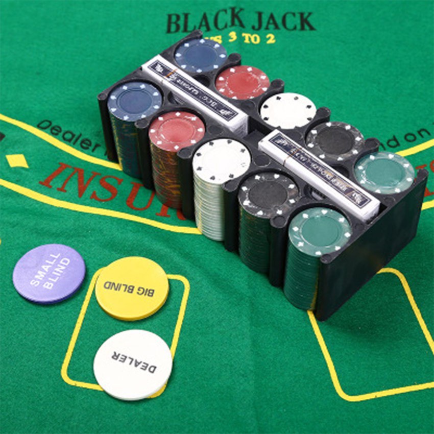 200PCS/Set Texas Holdem Poker Game / Mainan Kartu Poker / Casino Game Set Texas Hold em Chips Coins