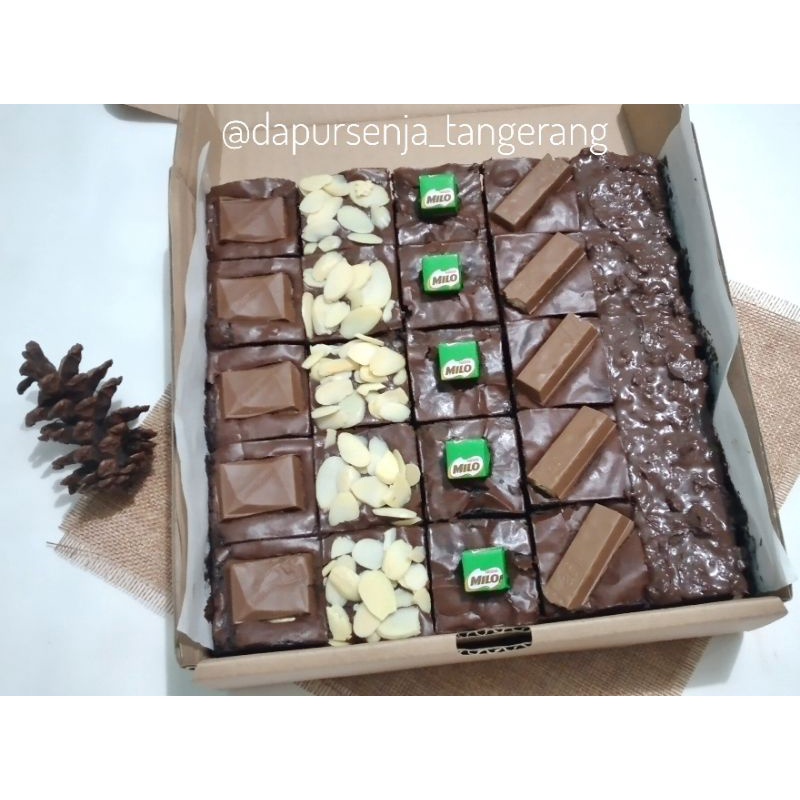 

fudgy brownies silverqueen dan kitkat