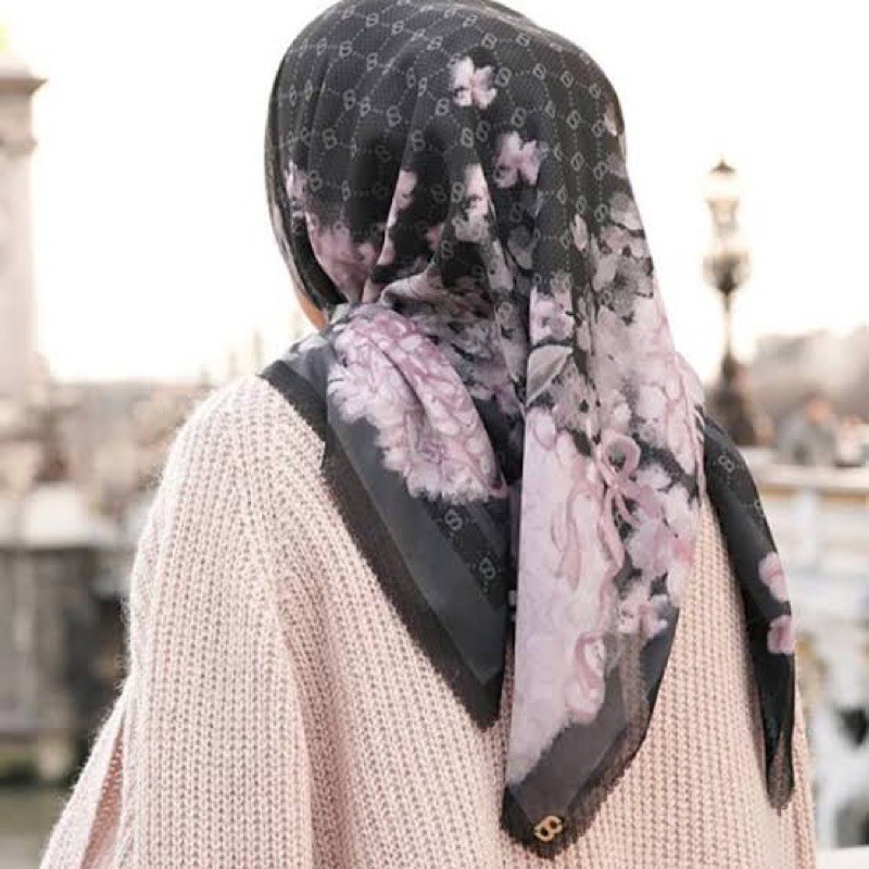 buttonscarves hydrangea noir