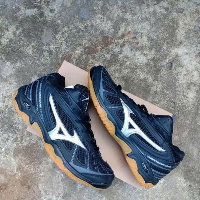 Mizuno wave hurricane made in vietnam