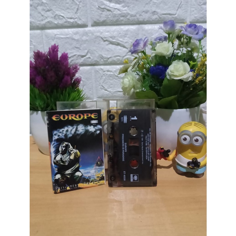 KASET EUROPE - PRISONERS IN PARADISE