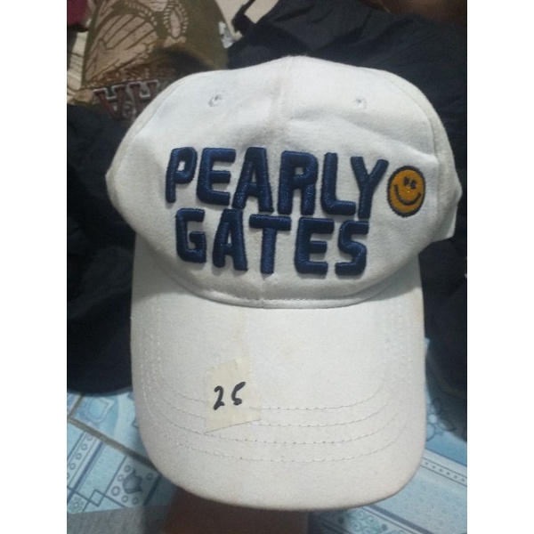 topi pearly gates