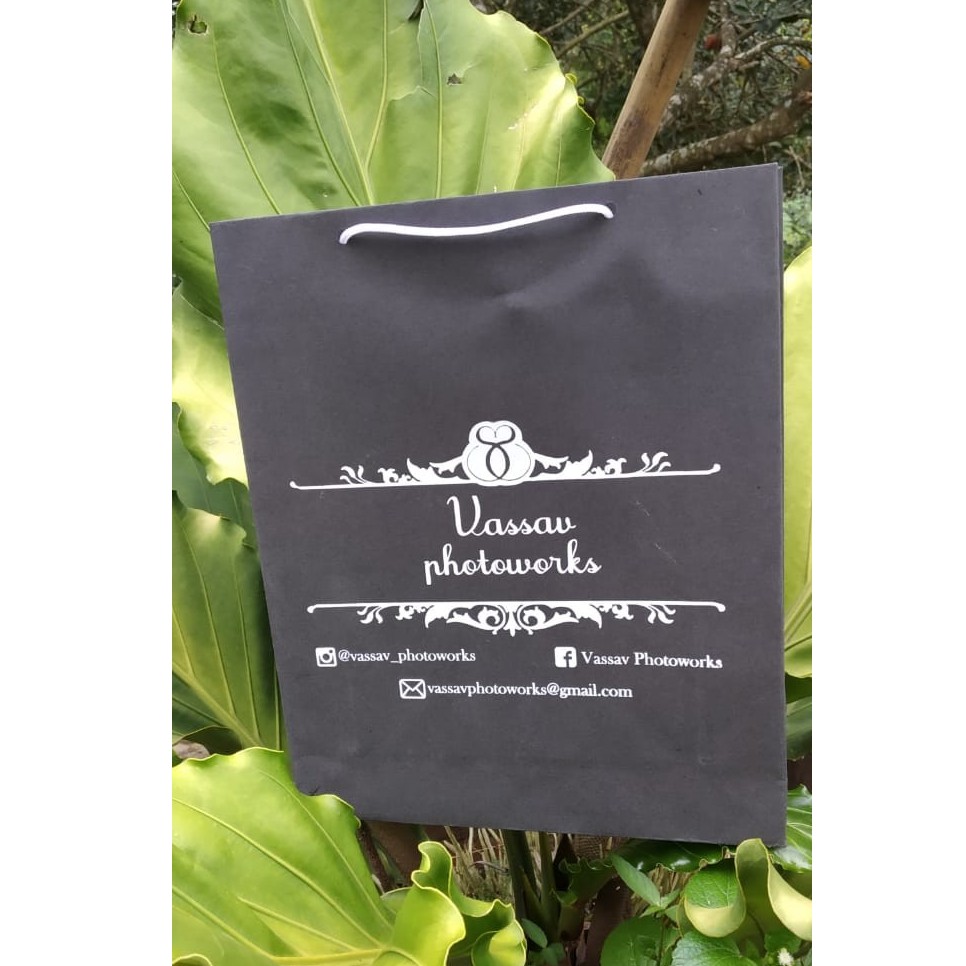 

Paperbag Jemani hitam sablon uk(25x6x20)