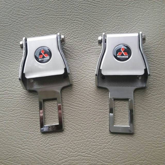 Colokan Seatbelt / Seat belt / Safetybelt / Safety Belt Logo Mitsubishi 2in1