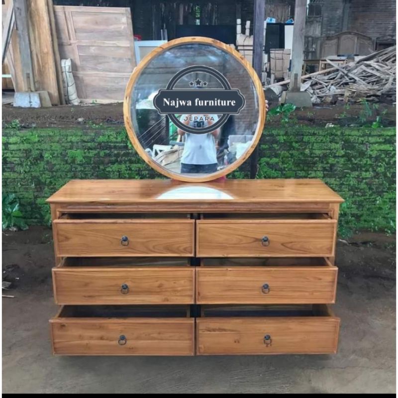 MEJA RIAS MEJA MAKE UP TOLET MINIMALIS