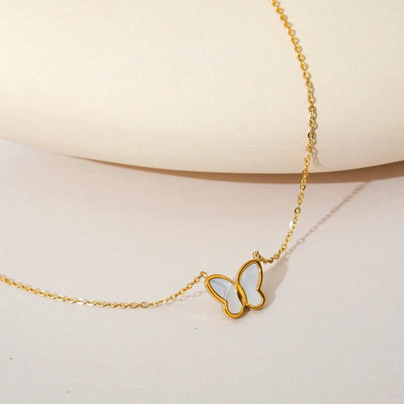 Kalung Titanium Wanita Kupu Kupu Fritillary Anti Karat Perhiasan Emas Korea