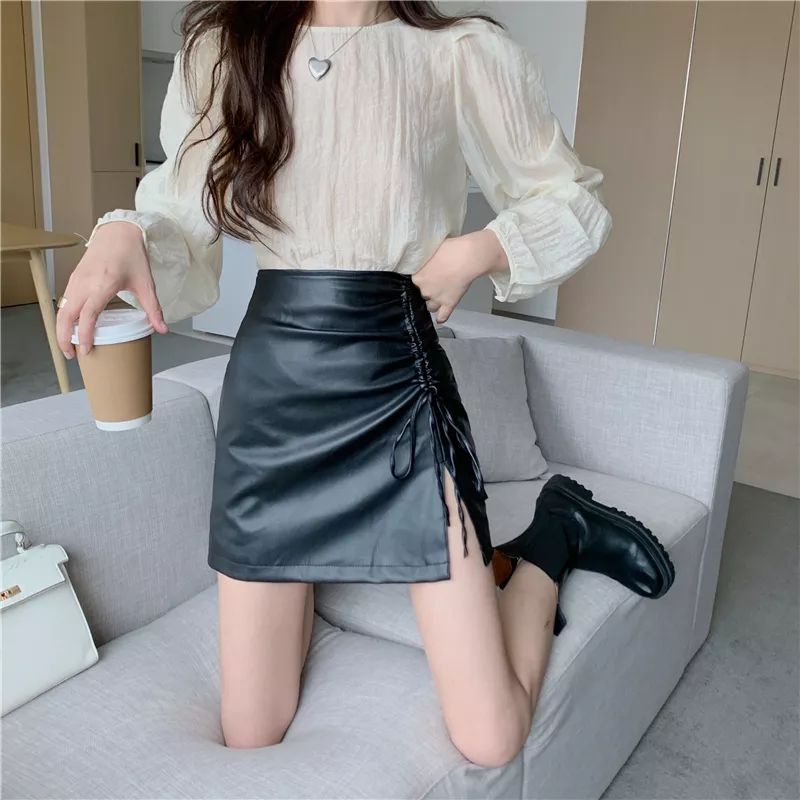 Rok Mini Wanita Kulit Semi Chic Serut Paha Kiri Pinggang Tinggi Elegant Mini Skirt High Waist Rok Wanita Streetwear A-Line Bodycon