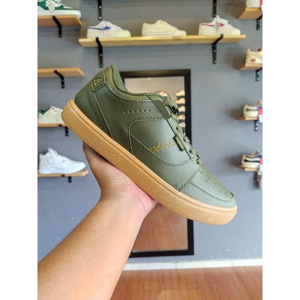 Aerostreet Hoops Low Olive Gum BNIB - Sepatu Sneakers