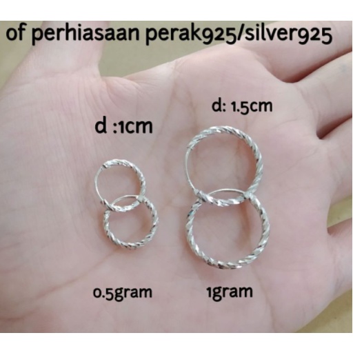 Anting perak925 bentuk bulat.Perak lapis emas putih