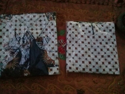 Batik Couple Keluarga Sania Ruffle Ori Ndoro Jowi Motif Wayang Putih