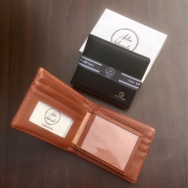 anton hilmanto X andrano dompet lipat pria bahan kulit sintetis lokal kualitas sangat baik jahitan adu manis yang rapih #dompet #dompetlipat #dompetpria #dompetcowok #dopetfyp #fyp