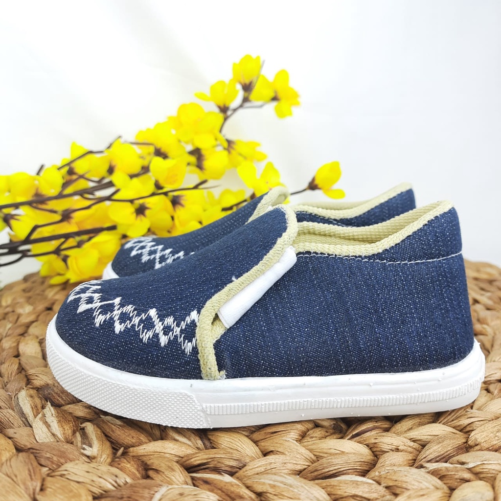 mandirishoesstore-SEPATU SNEAKER DENIM BORDIR POLOS 1-3 TAHUN FAY19