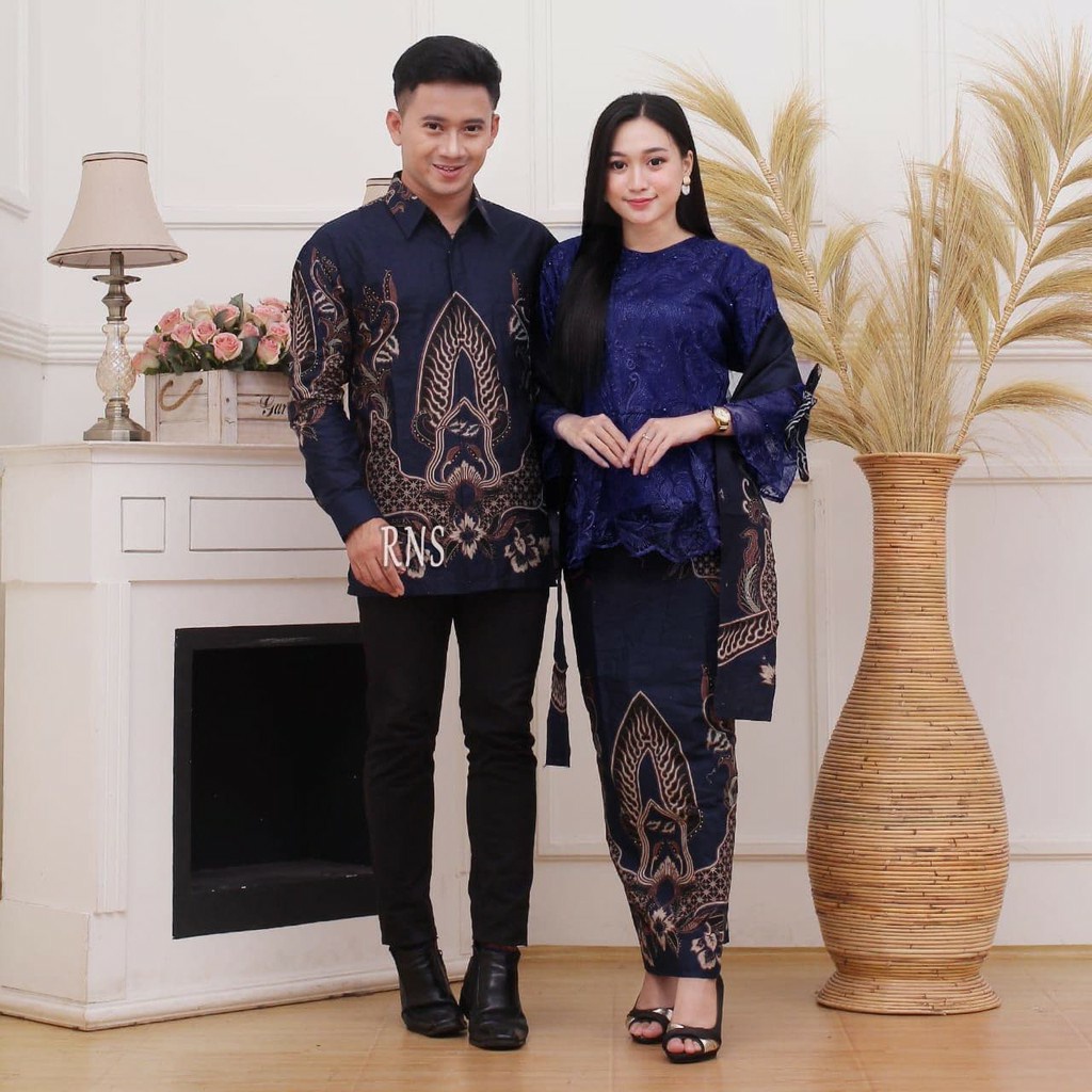 Bisa COD - New Arrival Couple kebaya batik modern / Outfit kebaya brokat premium termurah/ baju kebaya tunangan terbaru 2022/ kebaya brokat tile wisuda