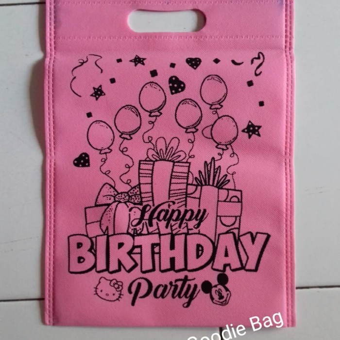 

NEW Tas Spunbond Ultah Oval uk 25x35 / Goodie Bag / Tas KaIn motif