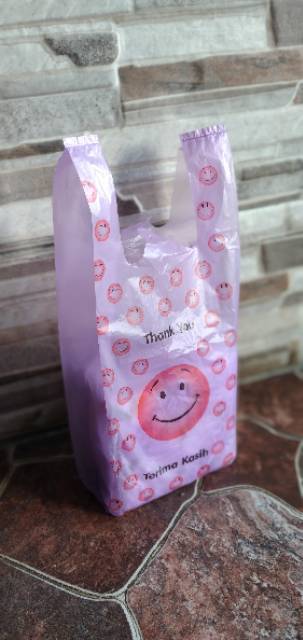 Kantong kresek motif smile / TIPIS uk 15 x 32 cm merk klin