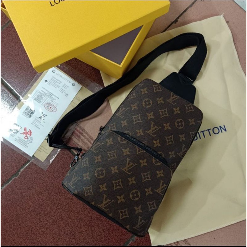 LV AVENUE SLING MONO GRAPHITE BROWN