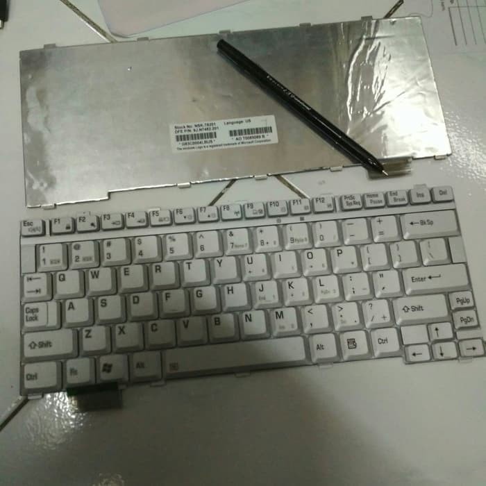 Keyboard toshiba satellite u305-s7446