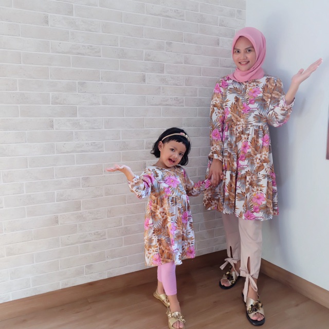 Ibu anak baju orange