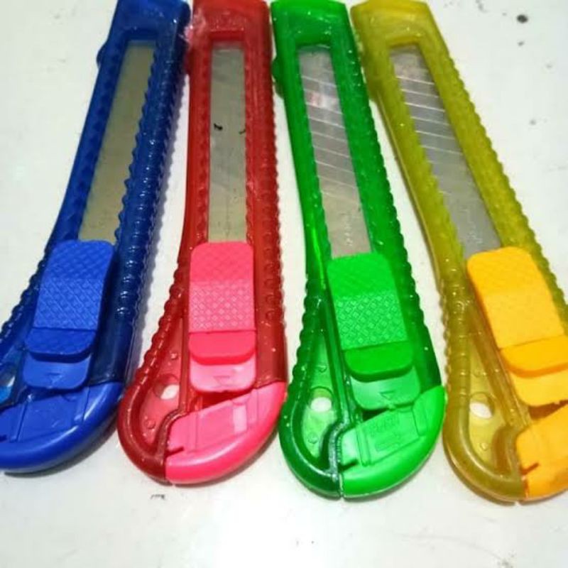 CUTTET PLASTIK BESAR