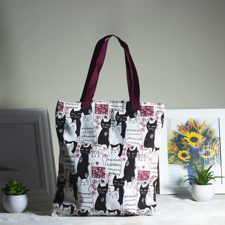 TAS TOTEBAG BAHAN KANVAS PREMIUM MOTIF KUCING. Riens Collections Tas Kanvas Tas Jogja Souvenir Jogja Oleh Oleh Jogja