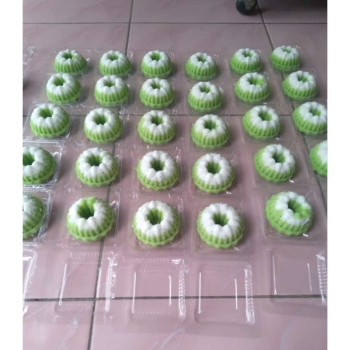

kue putu ayu