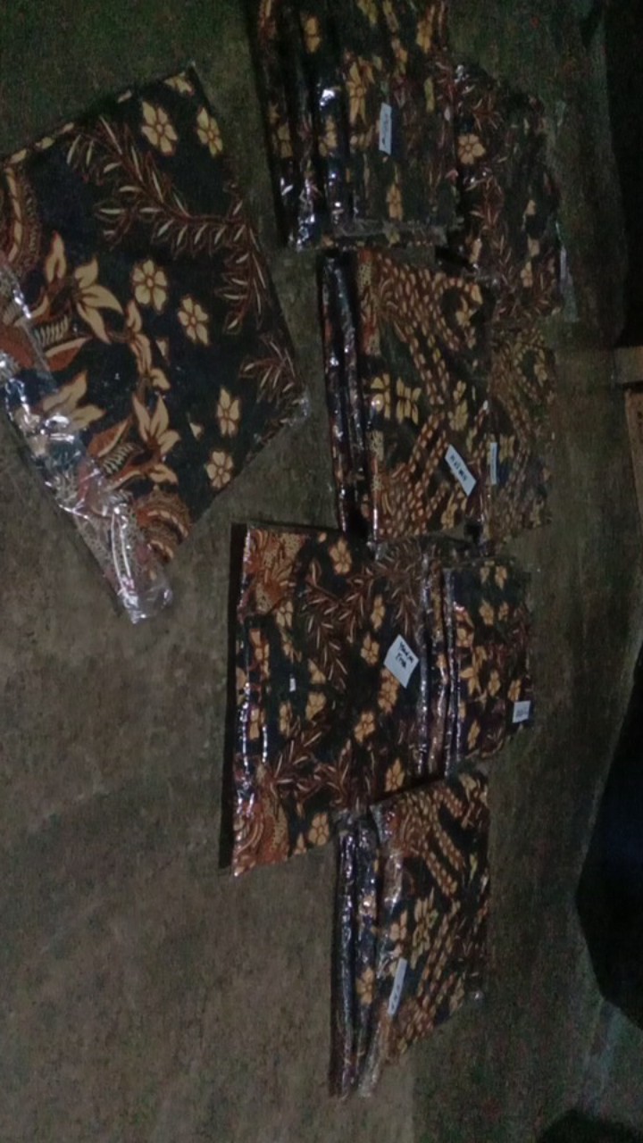 Batik Couple Keluarga Sania Ruffle Ori Ndoro Jowi Dnt Motif Manuk Tarung Kuning