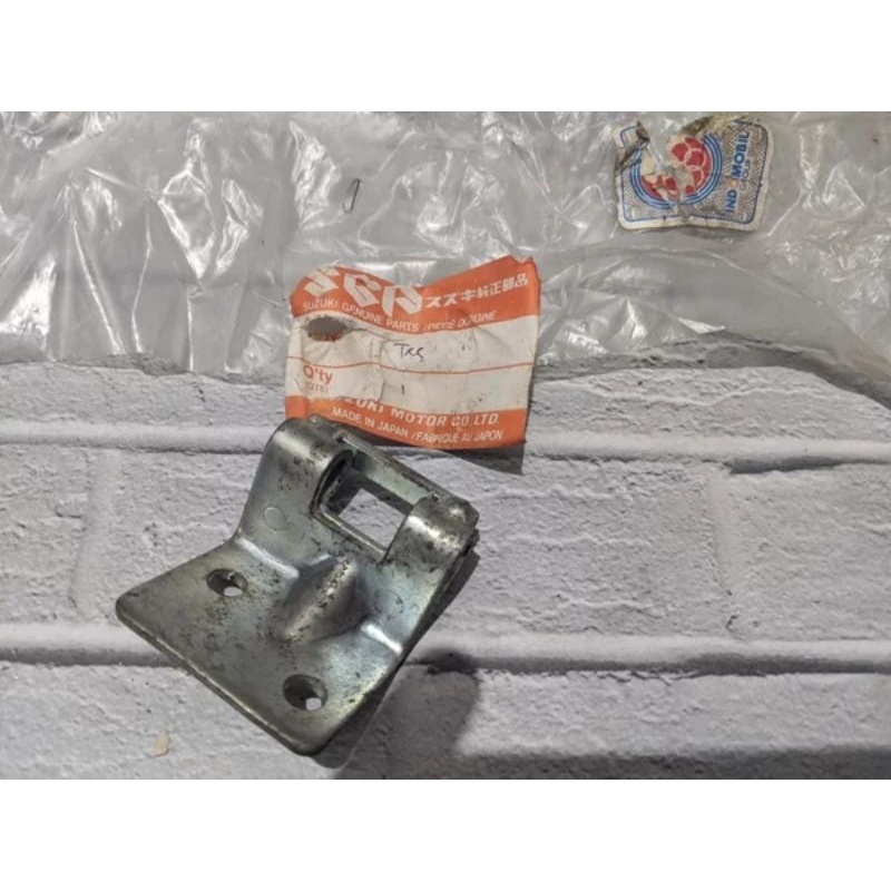 engsel jok sadel Suzuki trs Ts125 ORI original orisinil nos