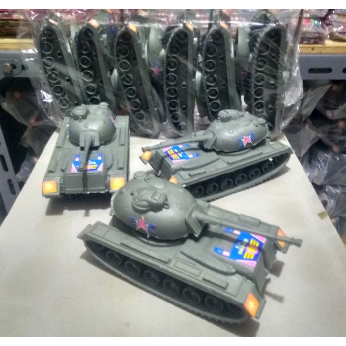 TANK BAJA TEMPUR MAINAN ANAK LAKI LAKI MOBIL MOBILAN PERANG
