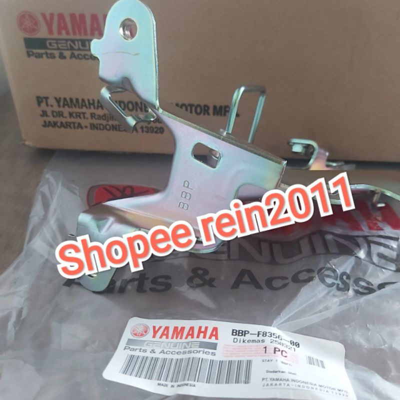 STAY 1 BRACKET BREKET DUDUKAN LAMPU DEPAN NEW AEROX ASLI ORI YAMAHA BBP F8356 00