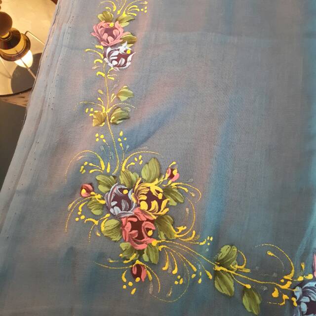 

Jilbab Lukis Bunga Mawar