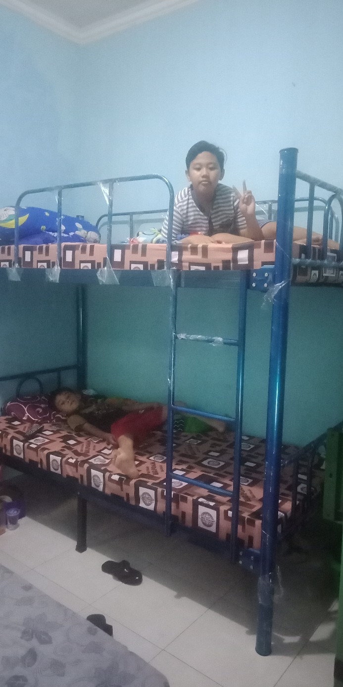 Ranjang Tingkat Besi + Kasur 90/90