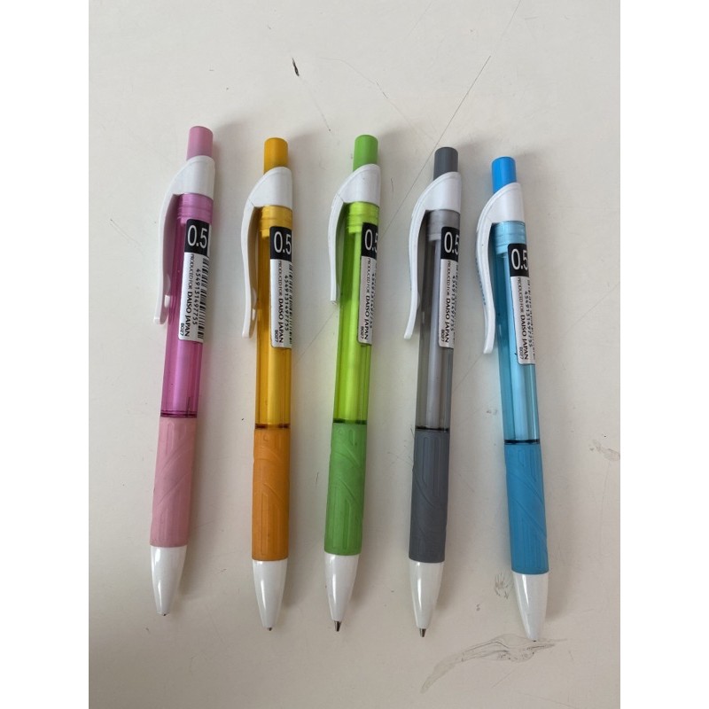 

pensil mekanik cetek daiso hauser 0.5