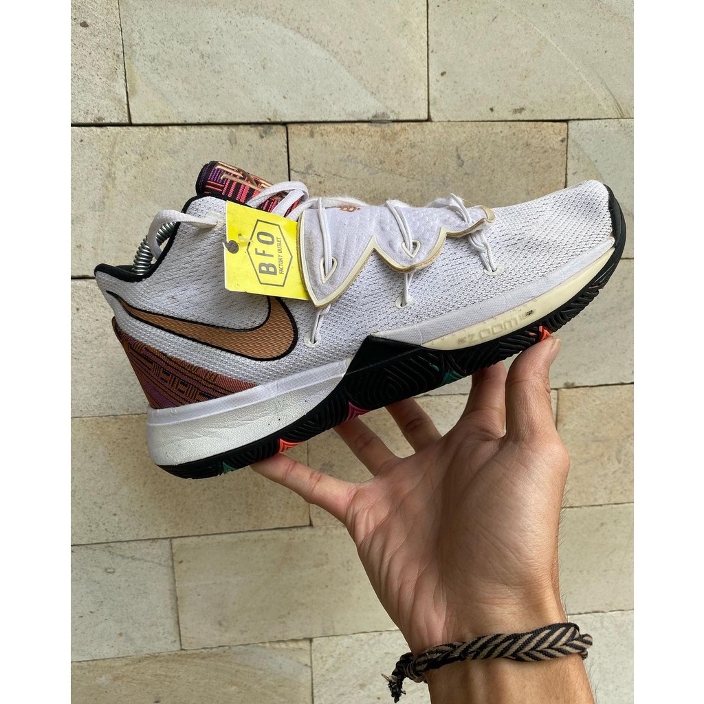 Nike Kyrie White Second Ori