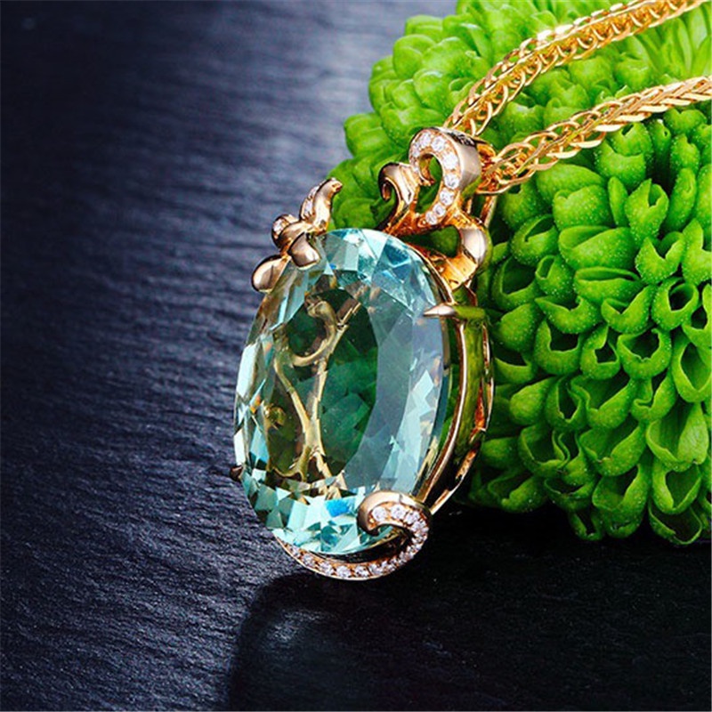 [Ready Stock]Fashion Luxury Inlaid Green Gemstone Pendant Butterfly Necklace