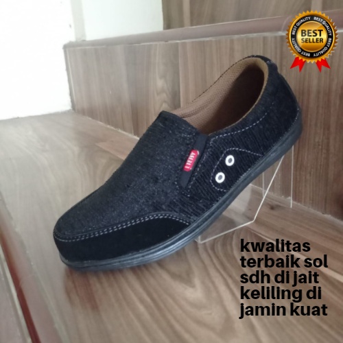 SEPATU SLIP ON  CASUAL PRIASANTAI FORMAL