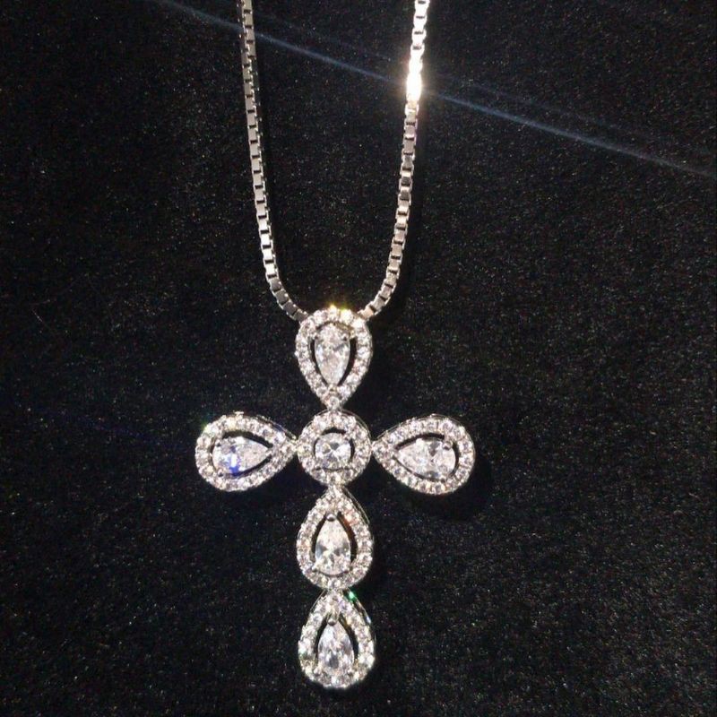 Kalung salib vier lapis emas 18k,mata diamond swaroski hidup,kilau